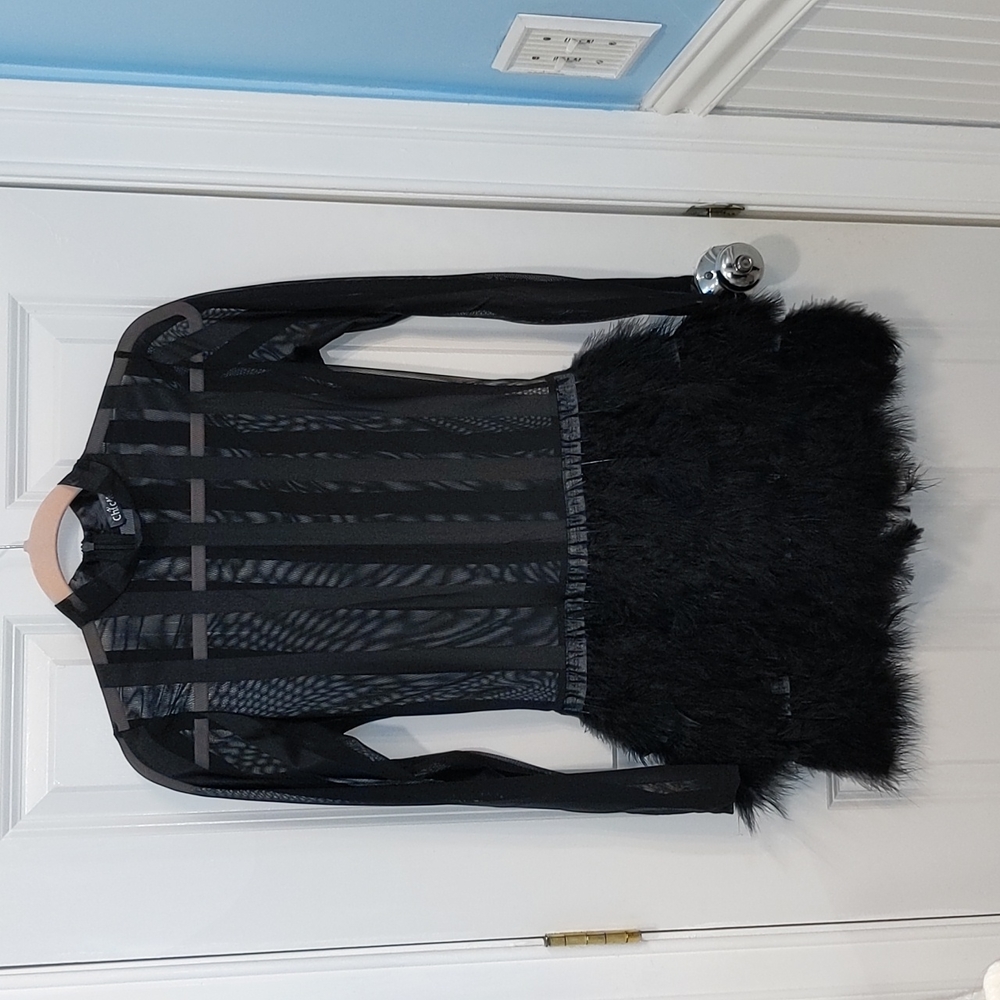 Small black dress. Chic Me. Mesh and feather